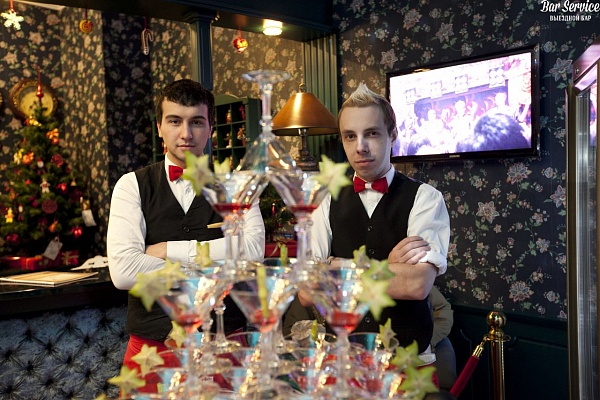 Выездной бар в Ярославле. Ultra Подарки. Купить выездной бар в Ярославле. Пирамида из шампанского бармен шоу и другие возможности выездного бара. Сервис UltraPodarki.ru 8 800 505 95 30. Выездной бар Ярославль, выездной бар, мобильный бар Ярославль, мобильный бар, переносной бар Ярославль, переносной бар, выездной бар на мероприятие Ярославль, выездной бар на мероприятие