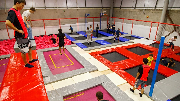 Прыжки в батутном центре в Ярославле. Сервис Ultra Подарки. Купить подарочный сертификат на батутный центр. Подарите прыжки на батуте для детей и взрослых в Ярославле. Сервис UltraPodarki.ru 8 800 505 95 30. Батутный центр Ярославль, батутный центр, прыжки на батуте Ярославль, купить батут Ярославль, батут, батут Ярославль