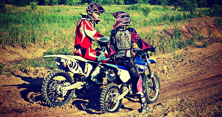 Катание на мотоциклах. Подарочные сертификаты Ultra Подарки Ярославль. Купить оригинальный подарок или подарочный сертификат на Катание на мотоциклах. Сервис UltraPodarki.ru Ярославль 8 800 505 95 30. 