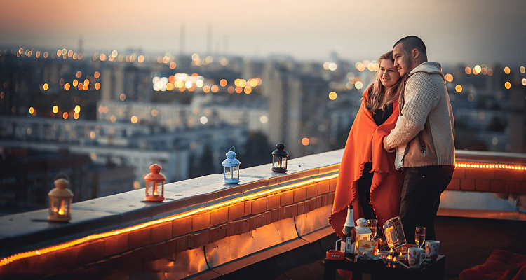 Романтическое свидание на крыше в Ярославле. Ultra Подарки. Купить романтическое свидание на крыше в Ярославле. Подарите самым близким незабываемые моменты и почувствуйте друг друга ещё ближе. Сервис UltraPodarki.ru 8 800 505 95 30. Романтическое свидание на крышев Ярославле, свидание на крышев Ярославле, свидание, сертификат на свидание на крыше, сертификат на свидание в Ярославле, купить свидание на крыше, купить свидание Ярославль