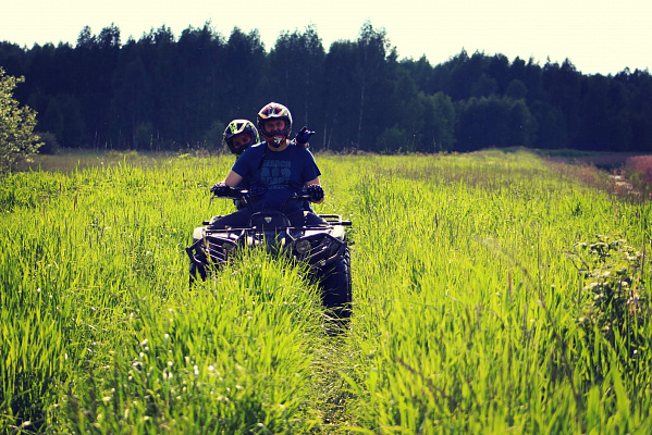 Прокат квадроциклов летом в Ярославле. Сервис Ultra Подарки. Подарочный сертификат на прокат квадроциклов летом и зимой в Ярославле. Закажите катание на квадроциклах недорого и наслаждайтесь активным отдыхом с друзьями. Выбирайте живописные маршруты для езды на квадроциклах. Сервис UltraPodarki.ru 8800-505-9530. Катание на квадроциклах, Прокат квадроциклов, езда на квадроцикле, прокат квадроциклов Ярославль, катание на квадроциклах Ярославль, Катание на квадроциклах летом, Катание на квадроциклах зимой, Сертификат на катание на квадроциклах 

