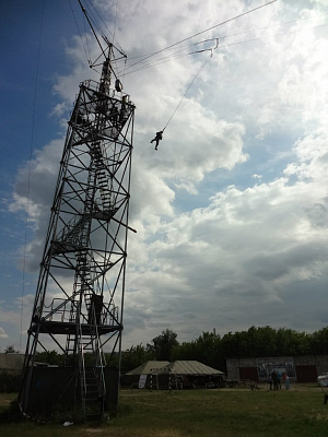 Роупджампинг - прыжки с верёвкой в Ярославле. Подарочные сертификаты Ultra Подарки. Роупджампинг в Ярославле - Экстремальный оригинальный подарок или подарочный сертификат на Роупджампинг - прыжки с верёвкой. Сервис UltraPodarki.ru 8-800-505-95-30. роупджампинг Ярославль, прыжок веревка Ярославль, роупджампинг, прыжок веревка, прыжок с веревкой, Подарок, подарочный сертификат, экстрим, экстремальный подарок