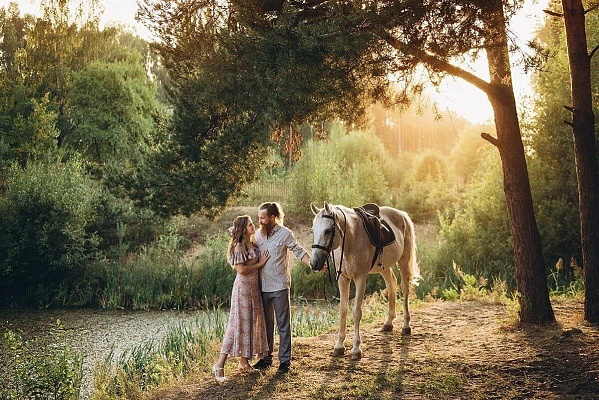 Конная прогулка для двоих в Ярославле. Подарочные сертификаты Ultra Подарки. Купить оригинальный подарок или подарочный сертификат на Конную прогулку для двоих в Ярославле. Сервис UltraPodarki.ru 8-800-505-9530. Катание на лошадях, Прогулка на лошади, Прогулка на лошадях для двоих, Конная прогулка, конный клуб, Конный Парк в Ярославле, конная прогулка, конная прогулка в Ярославле