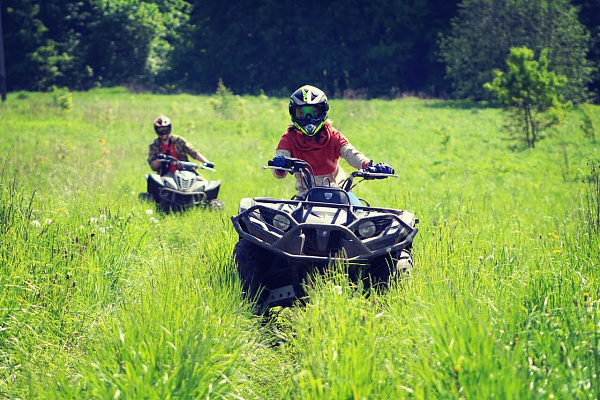 Катание на квадроциклах в Ярославле. Подарочные сертификаты Ultra Подарки. Подарочный сертификат на катание на квадроциклах в Ярославле. Закажите прокат квадроциклов и наслаждайтесь активным отдыхом с друзьями. Выбирайте живописные маршруты для езды на квадроциклах. Сервис UltraPodarki.ru 8 800 505 95 30. Катание на квадроциклах, катание на квадроциклах Ярославль, прокат квадроциклов, прокат квадроциклов Ярославль, езда на квадроцикле, езда на квадроцикле Ярославль, катание на квадроциклах зимой, Катание на квадроциклах летом, сертификат на катание на квадроциклах, сертификат квадроциклы, сертификат квадроциклы Ярославль
