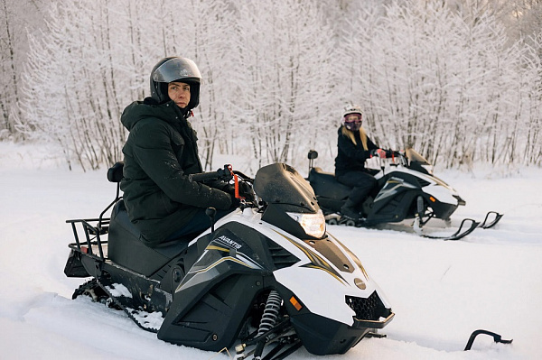 Катание на снегоходах в Ярославле в подарок. Сервис Ultra Подарки
. Подарочный сертификат на катание на снегоходах в Ярославле с друзьями. Закажите прокат снегоходов в подарок для мужчины по привлекательным ценам. Живописные маршруты для езды на снегоходах это отличная возможность активного отдыха. Сервис UltraPodarki.ru 8 800 505 95 30. катание на снегоходах, подарочный сертификат на катание на снегоходе, прокат снегоходов, прокат снегоходов Ярославль, катание на снегоходах Ярославль, езда на снегоходе