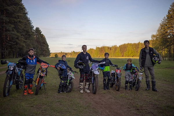 Катание на мотоцикле в Ярославле. ULTRA ПОДАРКИ. Купить катание на мотоцикле в Ярославле. Попробовав езду на мотоциклах, вы получите порцию адреналина и невероятные эмоции. Сервис: UltraPodarki.ru 8 800 505 95 30.. Катание на мотоцикле в Ярославле, прокат мотоциклов Ярославль, катание на мотоциклах, прокат мотоцикла, езда на мотоцикле Ярославль, езда на мотоцикле, мотопрогулка Ярославль, мотопрогулка