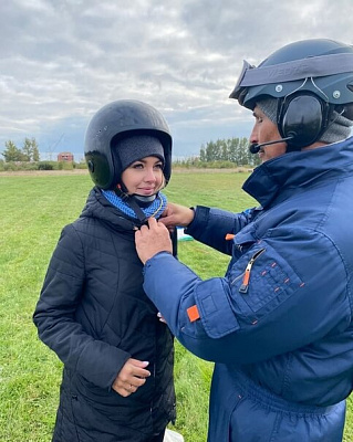 Полёт с инструктором на параплане в Ярославле. Ultra Подарки. Полёт с инструктором на параплане в Ярославле. Попробуйте полёт на двухместном параплане над столицей. Сервис: UltraPodarki.ru 8 800 505 95 30. Полёт на параплане, полёт на параплане Ярославль, полёт с инструктором на параплане Ярославль, полёт с инструктором на параплане, параплан Ярославль, параплан, парапланеризм Ярославль, купить параплан Ярославль