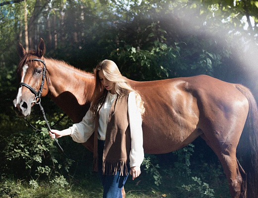 Конная прогулка для двоих в Ярославле. Подарочные сертификаты Ultra Подарки. Купить оригинальный подарок или подарочный сертификат на Конную прогулку для двоих в Ярославле. Сервис UltraPodarki.ru 8-800-505-9530. Катание на лошадях, Прогулка на лошади, Прогулка на лошадях для двоих, Конная прогулка, конный клуб, Конный Парк в Ярославле, конная прогулка, конная прогулка в Ярославле