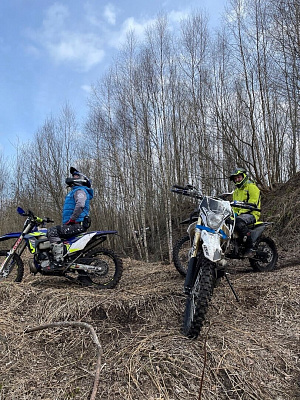 Катание на мотоциклах. Подарочные сертификаты Ultra Подарки Ярославль. Купить оригинальный подарок или подарочный сертификат на Катание на мотоциклах. Сервис UltraPodarki.ru Ярославль 8 800 505 95 30. 