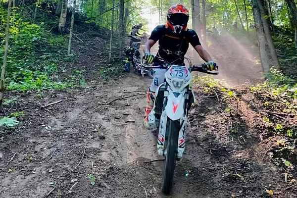 Прокат эндуро мотоциклов. Подарочные сертификаты Ultra Подарки Ярославль. Купить оригинальный подарок или подарочный сертификат на Прокат эндуро мотоциклов. Сервис UltraPodarki.ru Ярославль 8 800 505 95 30. 