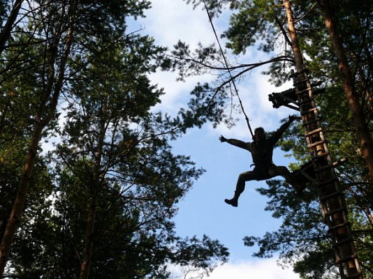 Роупджампинг - прыжки с верёвкой в Ярославле. Подарочные сертификаты Ultra Подарки. Роупджампинг в Ярославле - Экстремальный оригинальный подарок или подарочный сертификат на Роупджампинг - прыжки с верёвкой. Сервис UltraPodarki.ru 8-800-505-95-30. роупджампинг Ярославль, прыжок веревка Ярославль, роупджампинг, прыжок веревка, прыжок с веревкой, Подарок, подарочный сертификат, экстрим, экстремальный подарок