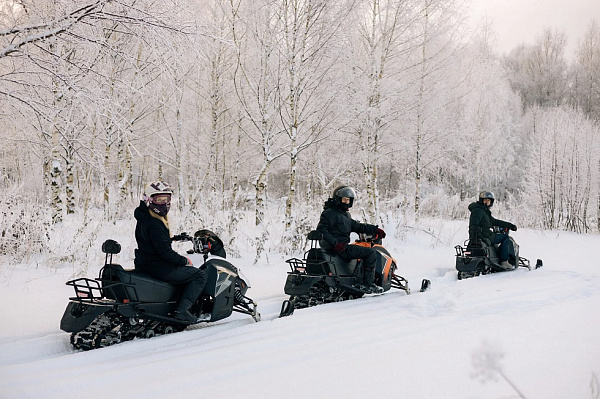 Катание на снегоходах в Ярославле в подарок. Сервис Ultra Подарки
. Подарочный сертификат на катание на снегоходах в Ярославле с друзьями. Закажите прокат снегоходов в подарок для мужчины по привлекательным ценам. Живописные маршруты для езды на снегоходах это отличная возможность активного отдыха. Сервис UltraPodarki.ru 8 800 505 95 30. катание на снегоходах, подарочный сертификат на катание на снегоходе, прокат снегоходов, прокат снегоходов Ярославль, катание на снегоходах Ярославль, езда на снегоходе