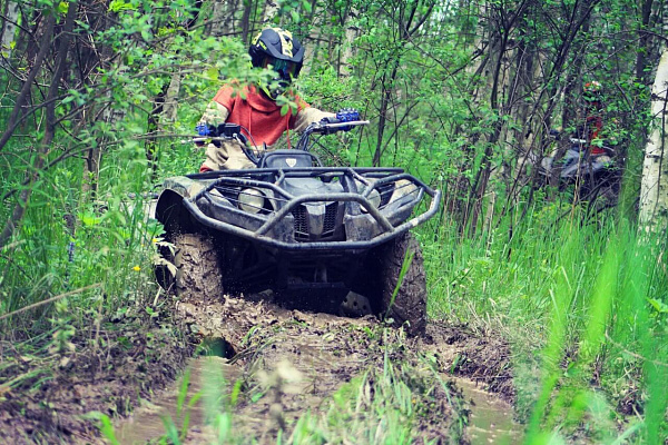 Катание на квадроциклах в Ярославле. Подарочные сертификаты Ultra Подарки. Подарочный сертификат на катание на квадроциклах в Ярославле. Закажите прокат квадроциклов и наслаждайтесь активным отдыхом с друзьями. Выбирайте живописные маршруты для езды на квадроциклах. Сервис UltraPodarki.ru 8 800 505 95 30. Катание на квадроциклах, катание на квадроциклах Ярославль, прокат квадроциклов, прокат квадроциклов Ярославль, езда на квадроцикле, езда на квадроцикле Ярославль, катание на квадроциклах зимой, Катание на квадроциклах летом, сертификат на катание на квадроциклах, сертификат квадроциклы, сертификат квадроциклы Ярославль
