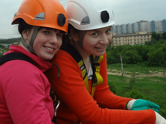 Роупджампинг - прыжки с верёвкой в Ярославле. Подарочные сертификаты Ultra Подарки. Роупджампинг в Ярославле - Экстремальный оригинальный подарок или подарочный сертификат на Роупджампинг - прыжки с верёвкой. Сервис UltraPodarki.ru 8-800-505-95-30. роупджампинг Ярославль, прыжок веревка Ярославль, роупджампинг, прыжок веревка, прыжок с веревкой, Подарок, подарочный сертификат, экстрим, экстремальный подарок