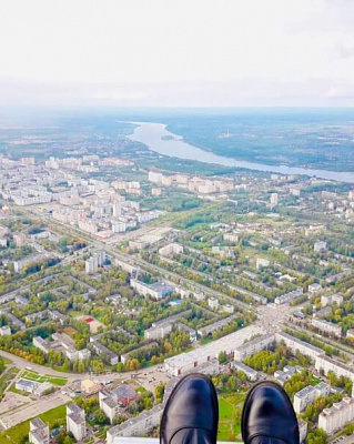 Полёт с инструктором на параплане в Ярославле. Ultra Подарки. Полёт с инструктором на параплане в Ярославле. Попробуйте полёт на двухместном параплане над столицей. Сервис: UltraPodarki.ru 8 800 505 95 30. Полёт на параплане, полёт на параплане Ярославль, полёт с инструктором на параплане Ярославль, полёт с инструктором на параплане, параплан Ярославль, параплан, парапланеризм Ярославль, купить параплан Ярославль