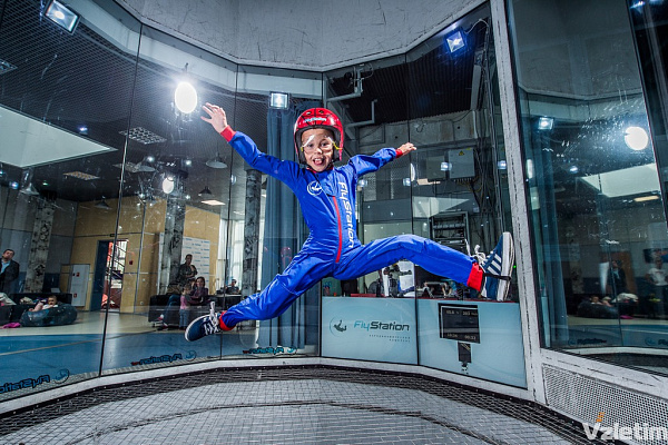 Полёт в аэротрубе  в Ярославле. Ultra Подарки. Полёт в аэротрубе  в Ярославле. Попробуйте полёт в аэротрубе . Сервис: UltraPodarki.ru 8 800 505 95 30. Полёт в аэротрубе , аэротруба Ярославль, полёт Ярославль