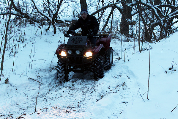 Катание на квадроциклах в Ярославле. Подарочные сертификаты Ultra Подарки. Подарочный сертификат на катание на квадроциклах в Ярославле. Закажите прокат квадроциклов и наслаждайтесь активным отдыхом с друзьями. Выбирайте живописные маршруты для езды на квадроциклах. Сервис UltraPodarki.ru 8 800 505 95 30. Катание на квадроциклах, катание на квадроциклах Ярославль, прокат квадроциклов, прокат квадроциклов Ярославль, езда на квадроцикле, езда на квадроцикле Ярославль, катание на квадроциклах зимой, Катание на квадроциклах летом, сертификат на катание на квадроциклах, сертификат квадроциклы, сертификат квадроциклы Ярославль
