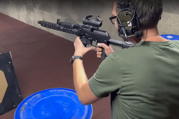 Стрельба из боевого оружия. Боевой тир в Ярославле. Ultra Подарки. Стрельба из боевого оружия #в Томске#в. Попробуйте настоящую стрельбу из огнестрельного оружия в боевом тире. UltraPodarki.ru 8 800 505 95 30.. Стрельба из боевого оружия Ярославль, боевой тир Ярославль, стрельба из огнестрельного оружия Ярославль, Стрельба из боевого оружия, Стрельба Ярославль, стрельба из пистолета Ярославль, стрельба из карабина Ярославль, стрельба из снайперской винтовки Ярославль