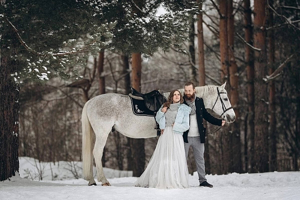 Конная прогулка для двоих в Ярославле. Подарочные сертификаты Ultra Подарки. Купить оригинальный подарок или подарочный сертификат на Конную прогулку для двоих в Ярославле. Сервис UltraPodarki.ru 8-800-505-9530. Катание на лошадях, Прогулка на лошади, Прогулка на лошадях для двоих, Конная прогулка, конный клуб, Конный Парк в Ярославле, конная прогулка, конная прогулка в Ярославле