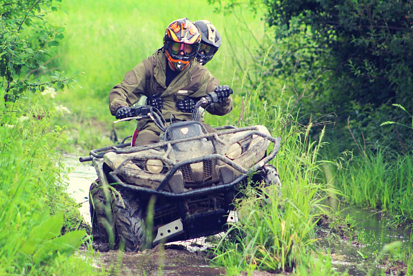 Прокат квадроциклов летом в Ярославле. Сервис Ultra Подарки. Подарочный сертификат на прокат квадроциклов летом и зимой в Ярославле. Закажите катание на квадроциклах недорого и наслаждайтесь активным отдыхом с друзьями. Выбирайте живописные маршруты для езды на квадроциклах. Сервис UltraPodarki.ru 8800-505-9530. Катание на квадроциклах, Прокат квадроциклов, езда на квадроцикле, прокат квадроциклов Ярославль, катание на квадроциклах Ярославль, Катание на квадроциклах летом, Катание на квадроциклах зимой, Сертификат на катание на квадроциклах 

