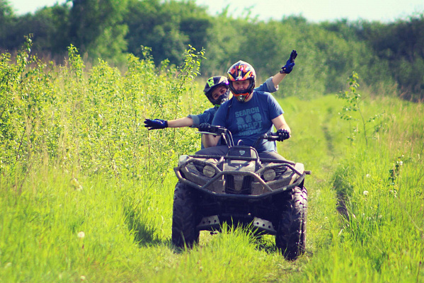 Катание на квадроциклах в Ярославле. Подарочные сертификаты Ultra Подарки. Подарочный сертификат на катание на квадроциклах в Ярославле. Закажите прокат квадроциклов и наслаждайтесь активным отдыхом с друзьями. Выбирайте живописные маршруты для езды на квадроциклах. Сервис UltraPodarki.ru 8 800 505 95 30. Катание на квадроциклах, катание на квадроциклах Ярославль, прокат квадроциклов, прокат квадроциклов Ярославль, езда на квадроцикле, езда на квадроцикле Ярославль, катание на квадроциклах зимой, Катание на квадроциклах летом, сертификат на катание на квадроциклах, сертификат квадроциклы, сертификат квадроциклы Ярославль
