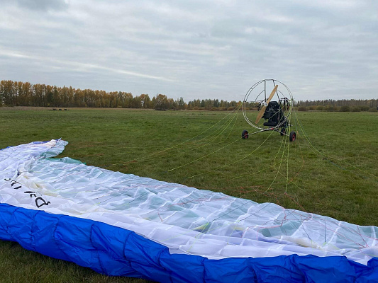 Полёт с инструктором на параплане в Ярославле. Ultra Подарки. Полёт с инструктором на параплане в Ярославле. Попробуйте полёт на двухместном параплане над столицей. Сервис: UltraPodarki.ru 8 800 505 95 30. Полёт на параплане, полёт на параплане Ярославль, полёт с инструктором на параплане Ярославль, полёт с инструктором на параплане, параплан Ярославль, параплан, парапланеризм Ярославль, купить параплан Ярославль