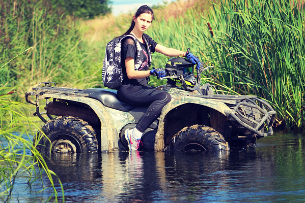 Прокат квадроциклов летом в Ярославле. Сервис Ultra Подарки. Подарочный сертификат на прокат квадроциклов летом и зимой в Ярославле. Закажите катание на квадроциклах недорого и наслаждайтесь активным отдыхом с друзьями. Выбирайте живописные маршруты для езды на квадроциклах. Сервис UltraPodarki.ru 8800-505-9530. Катание на квадроциклах, Прокат квадроциклов, езда на квадроцикле, прокат квадроциклов Ярославль, катание на квадроциклах Ярославль, Катание на квадроциклах летом, Катание на квадроциклах зимой, Сертификат на катание на квадроциклах 

