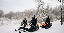 Катание на снегоходах Катание на снегоходах